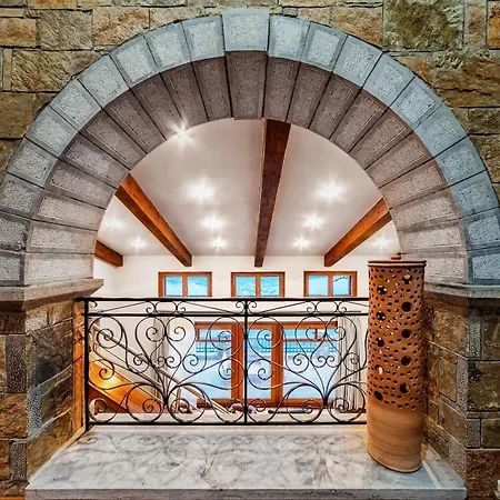 Leyla Luxury Villa *